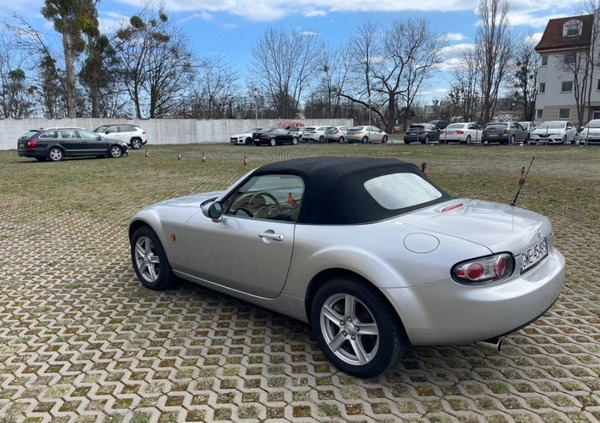 Mazda MX-5 cena 33000 przebieg: 197000, rok produkcji 2006 z Rumia małe 466